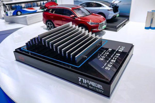 比亞迪年報(bào)出爐：營(yíng)收8040億！研發(fā)投入遠(yuǎn)超凈利潤(rùn)！