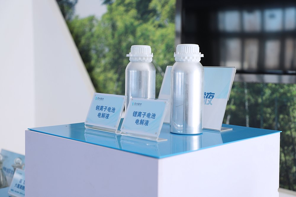 【電解液周報(bào)】永太科技擬8.2億元擴(kuò)產(chǎn)六氟磷酸鋰等！天賜材料年產(chǎn)50萬(wàn)噸電解液項(xiàng)目備案獲批