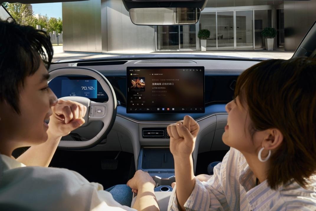 全系搭载比亚迪第二代刀片电池及闪充技术！宋Ultra EV正式上市