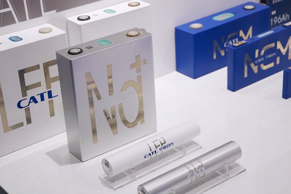 一季度砸入2259亿元！宁德时代领投！电池产业链卡位战再度打响