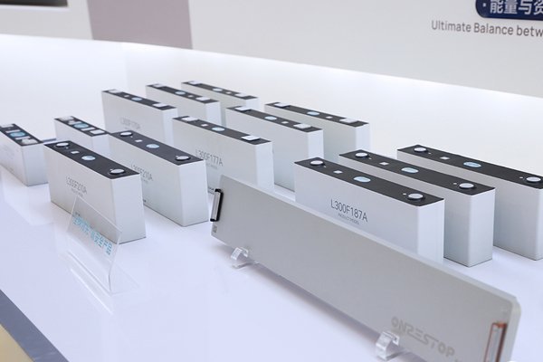 從70%跌至38%！2026年鋰電增速腰斬，誰在逆襲搶占市場？