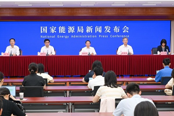 国家能源局:截至6月底我国电动汽车充电基础设施总数达2305.7万个