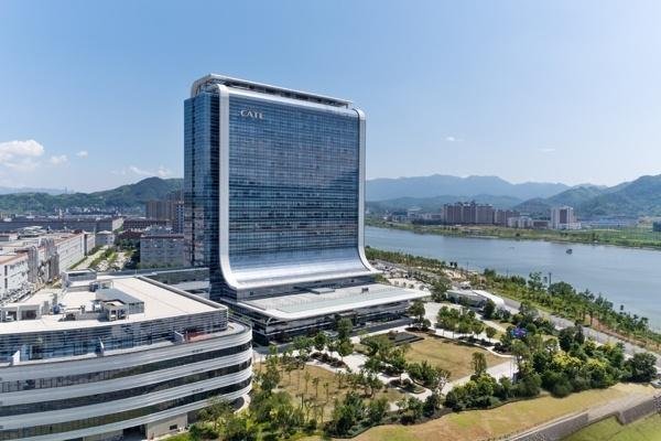 电芯和储能系统市占率第一!宁德时代拿下标普双赛道Tier 1认证