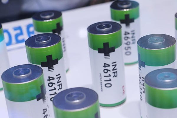 亿纬锂能国内规划新增约260GWh大铁锂产能 钠电与固态布局持续推进