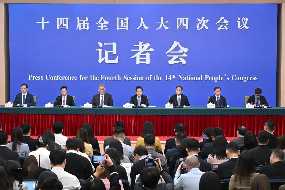 新型储能列入!到2030年六大新兴支柱产业产值预计超10万亿