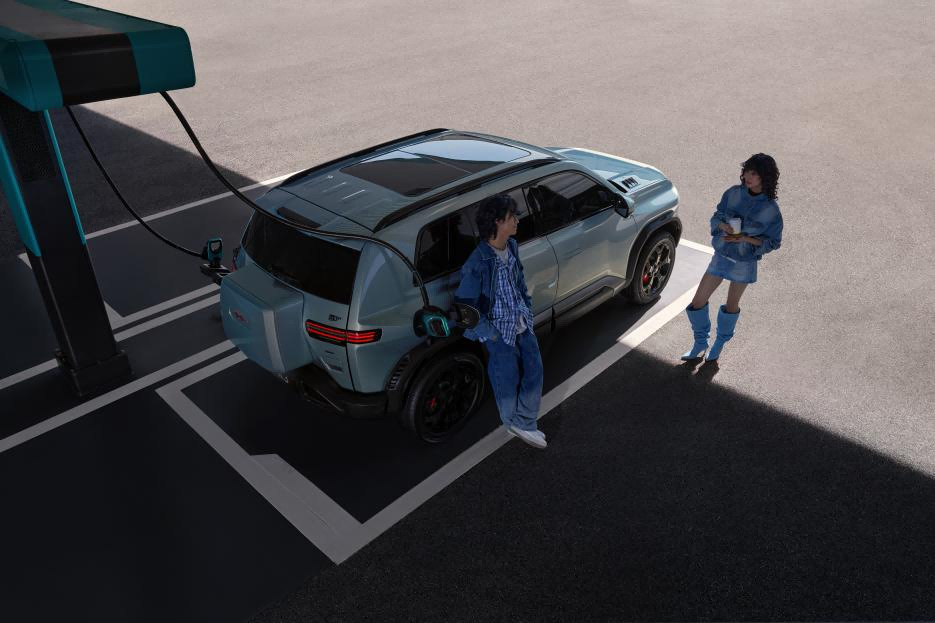 比亚迪闪充首个量产车型来了！方程豹钛3闪充版上市15万起