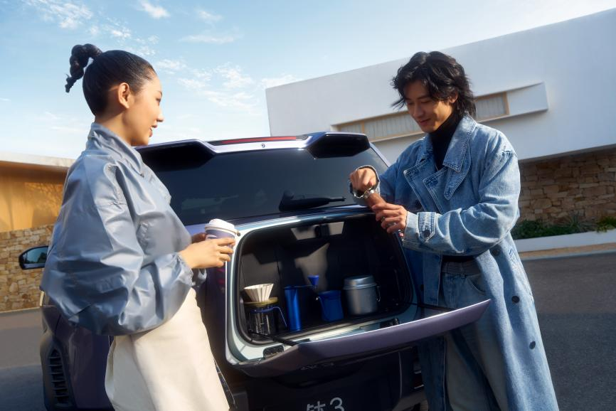 比亚迪闪充首个量产车型来了！方程豹钛3闪充版上市15万起