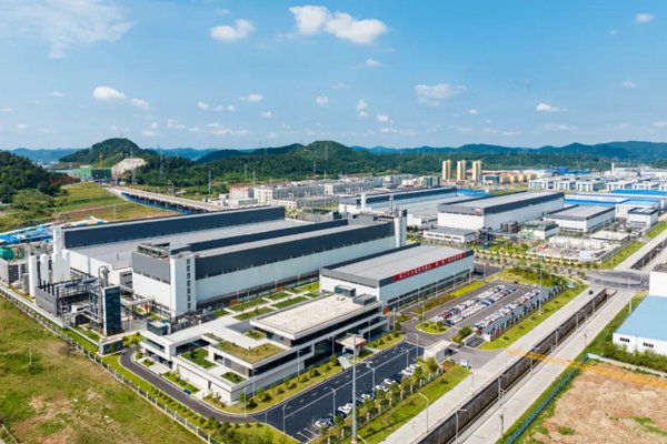 60亿元！50万吨！内蒙古磷酸铁锂项目刷新进展