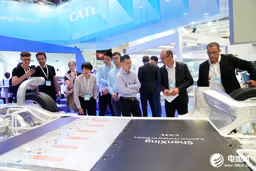 1—2月全球动力电池装车量TOP10:宁德时代以一敌八 蜂巢能源增速最高