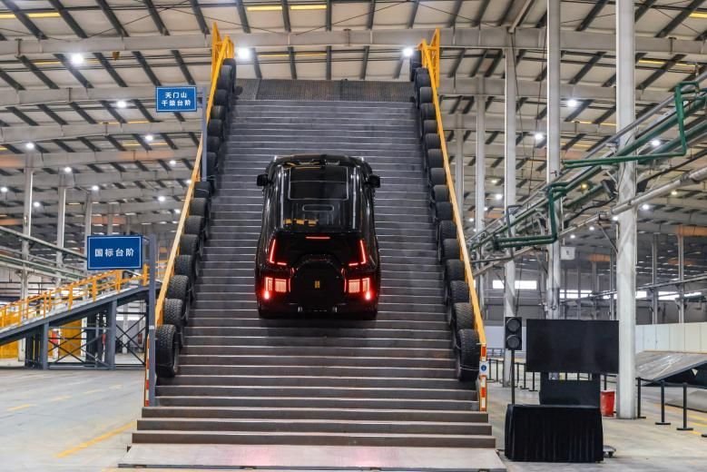 比亞迪綜合越野開發中心首次開放 解密仰望U8的“進階密碼” 比亞迪綜合越野開發中心首次開放 解密仰望U8的“進階密碼”