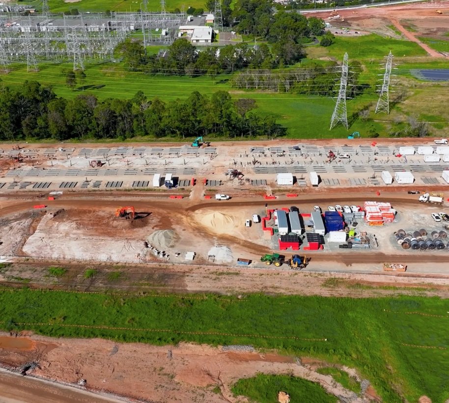 Supernode项目建设现场，毗邻South Pine输电设施