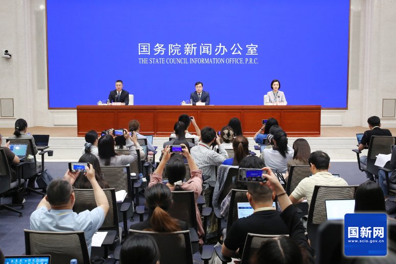 新能源车及储能需求旺盛 前8月我国锂电池制造业投资增长20.6%